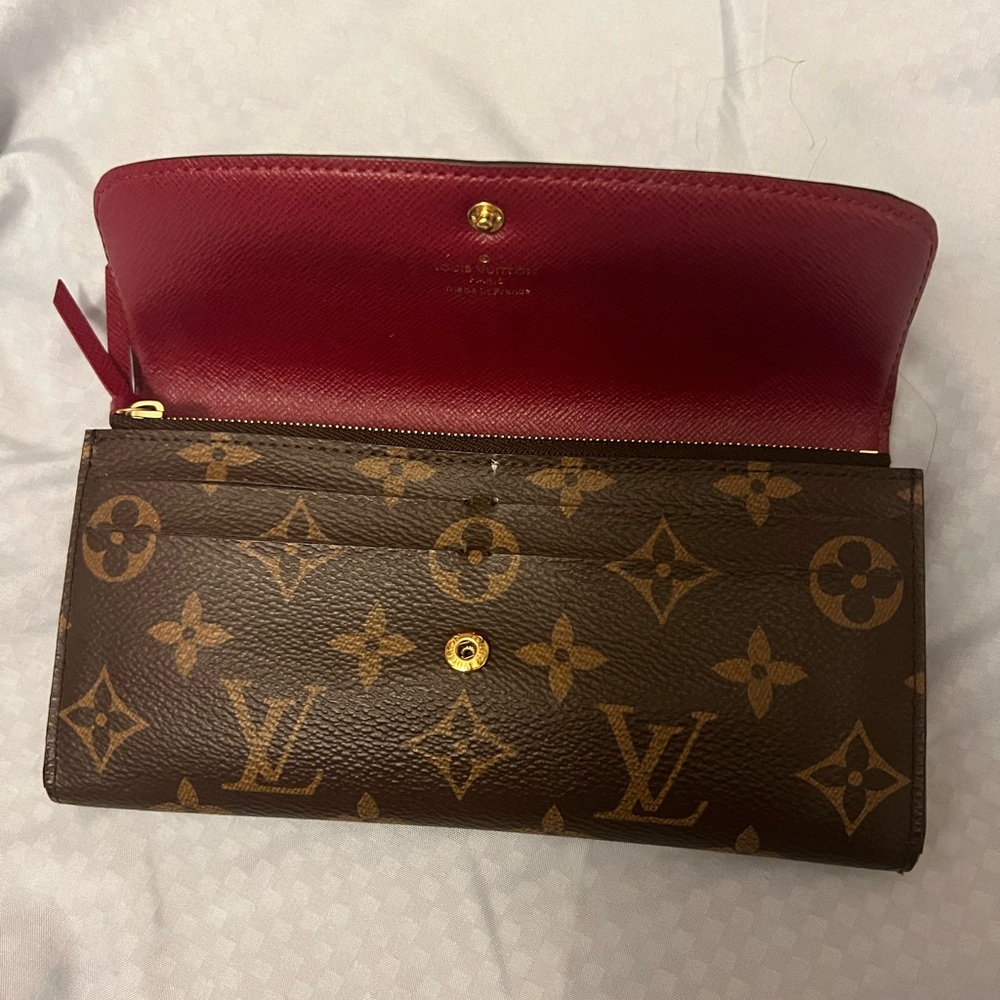 Louis Vuitton Emily wallet